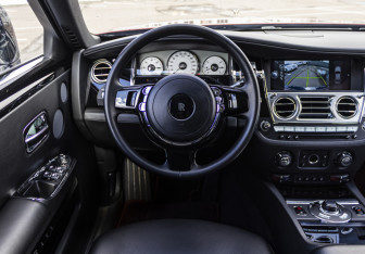 Подержанный автомобиль Rolls-Royce Ghost 2010 года (23 фото)