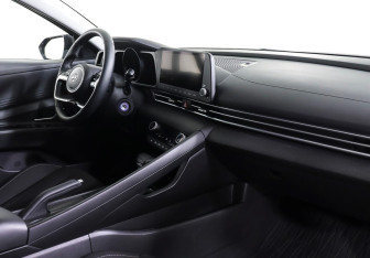 Подержанный автомобиль Hyundai Elantra Sedan 2021 года (8 фото)