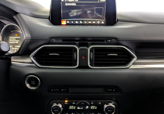 Подержанный автомобиль Mazda CX-5 2018 года (14 фото)