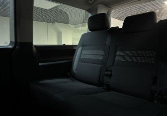 Подержанный автомобиль Volkswagen Multivan 2013 года (22 фото)