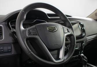 Подержанный автомобиль Geely Emgrand X7 2020 года (13 фото)