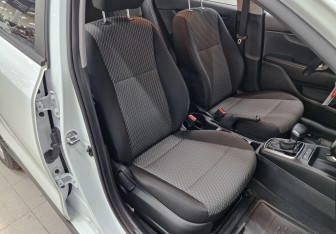 Подержанный автомобиль Kia Rio Hatchback 2018 года (23 фото)