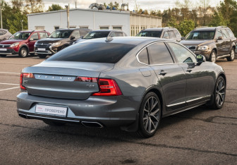 Подержанный автомобиль Volvo S90 2020 года (6 фото)