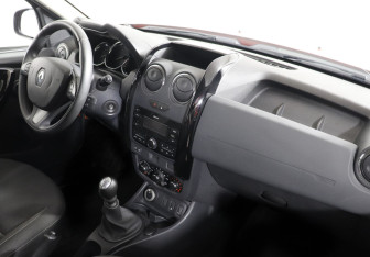 Подержанный автомобиль Renault Duster 2018 года (5 фото)