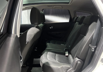 Подержанный автомобиль Nissan Qashqai+2 2011 года (16 фото)