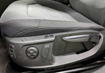 Подержанный автомобиль Volkswagen Passat Sedan 2012 года (15 фото)