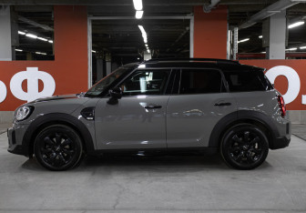 Подержанный автомобиль MINI Countryman 2020 года (8 фото)