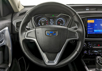 Подержанный автомобиль Geely Emgrand X7 2019 года (24 фото)