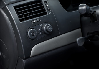 Подержанный автомобиль Chevrolet Epica 2011 года (21 фото)
