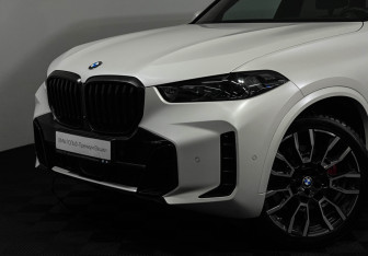 Подержанный автомобиль BMW X5 2023 года (27 фото)