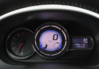 Подержанный автомобиль Renault Fluence 2014 года (11 фото)