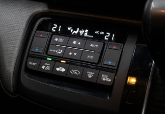 Подержанный автомобиль Honda Stepwgn 2016 года (21 фото)