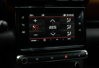 Подержанный автомобиль Citroen C3 Aircross 2018 года (20 фото)