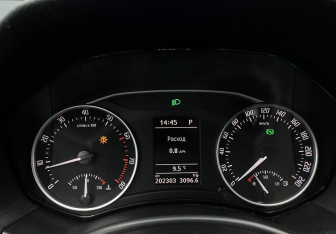 Подержанный автомобиль Skoda Octavia Wagon 2011 года (20 фото)