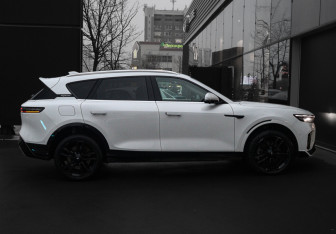 Подержанный автомобиль Voyah Free 2023 года (4 фото)