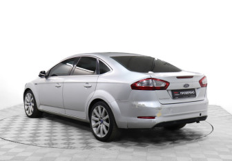 Подержанный автомобиль Ford Mondeo Sedan 2012 года (7 фото)