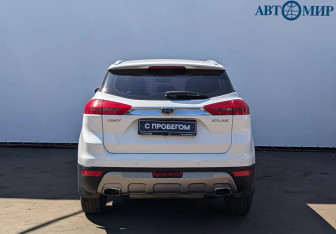 Подержанный автомобиль Geely Atlas 2018 года (7 фото)