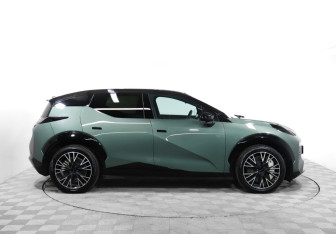 Подержанный автомобиль Zeekr X 2023 года (4 фото)