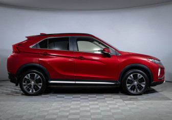 Подержанный автомобиль Mitsubishi Eclipse Cross 2018 года (4 фото)