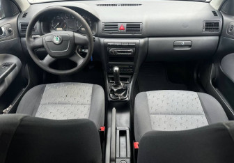 Подержанный автомобиль Skoda Octavia Wagon 2010 года (11 фото)