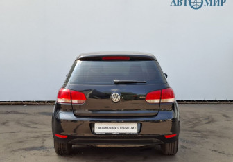 Подержанный автомобиль Volkswagen Golf Hatchback 2012 года (6 фото)