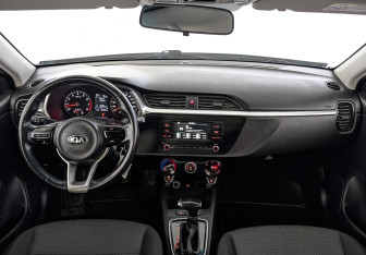 Подержанный автомобиль Kia Rio Hatchback 2021 года (13 фото)