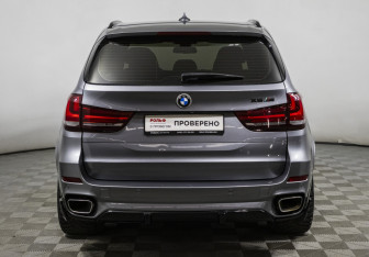 Подержанный автомобиль BMW X5 2015 года (6 фото)