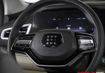 Подержанный автомобиль Evolute i-SPACE 2024 года (17 фото)