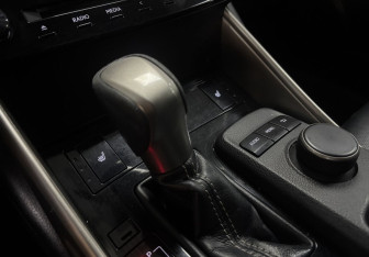 Подержанный автомобиль Lexus IS Sedan 2014 года (18 фото)
