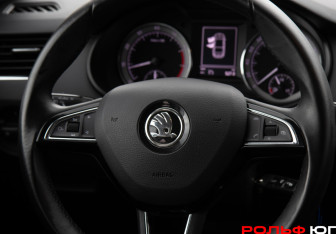 Подержанный автомобиль Skoda Octavia Liftback 2017 года (12 фото)
