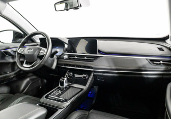 Подержанный автомобиль Chery Tiggo 8 2023 года (7 фото)