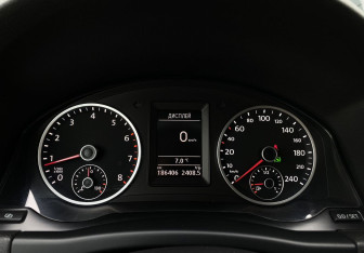 Подержанный автомобиль Volkswagen Tiguan 2012 года (19 фото)