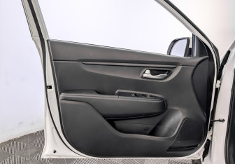 Подержанный автомобиль Kia Rio Sedan 2021 года (19 фото)