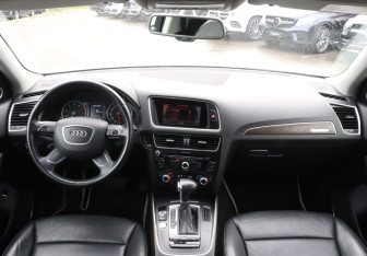 Подержанный автомобиль Audi Q5 2016 года (12 фото)