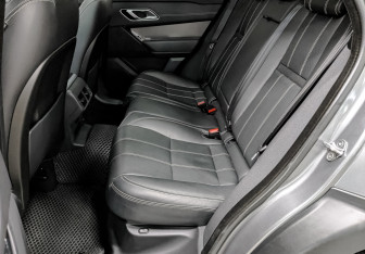 Подержанный автомобиль Land Rover Range Rover Velar 2018 года (17 фото)