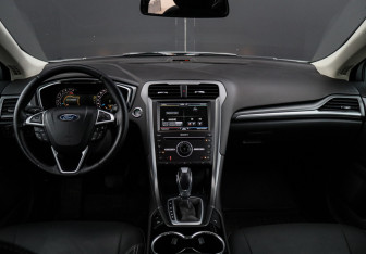 Подержанный автомобиль Ford Mondeo Sedan 2015 года (9 фото)