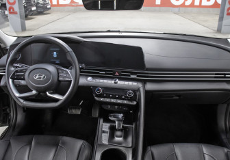 Подержанный автомобиль Hyundai Elantra Sedan 2024 года (14 фото)