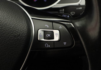 Подержанный автомобиль Volkswagen Passat Sedan 2015 года (11 фото)