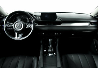 Подержанный автомобиль Mazda 6 Sedan 2018 года (10 фото)