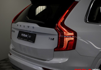 Подержанный автомобиль Volvo XC90 2019 года (33 фото)