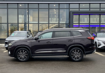 Подержанный автомобиль Chery Tiggo 8 Pro 2021 года (8 фото)