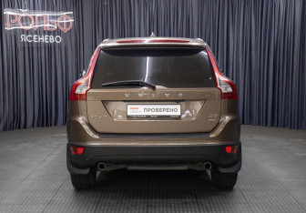 Подержанный автомобиль Volvo XC60 2013 года (6 фото)