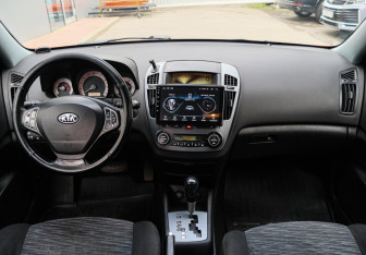 Подержанный автомобиль Kia Ceed Wagon 2008 года (8 фото)