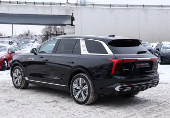 Подержанный автомобиль Hongqi E-HS9 2021 года (7 фото)