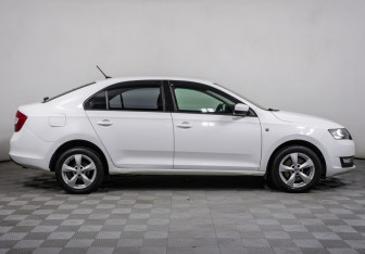 Подержанный автомобиль Skoda Rapid Liftback 2017 года (4 фото)