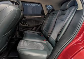 Подержанный автомобиль FAW Bestune T55 2023 года (17 фото)