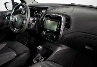 Подержанный автомобиль Renault Kaptur 2017 года (10 фото)