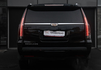 Подержанный автомобиль Cadillac Escalade Suv 2018 года (6 фото)
