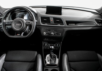 Подержанный автомобиль Audi Q3 2018 года (11 фото)