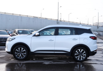 Подержанный автомобиль Chery Tiggo 7 Pro 2022 года (8 фото)